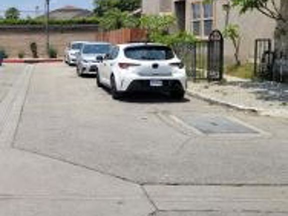 Exterior Neighborhood (street photo)