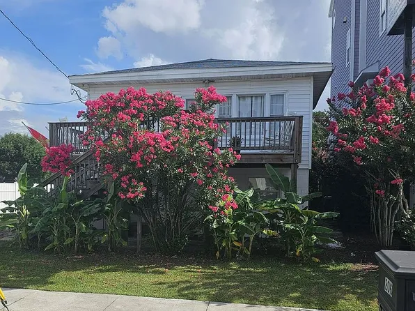 208 Fayetteville Ave, Carolina Beach, NC 28428