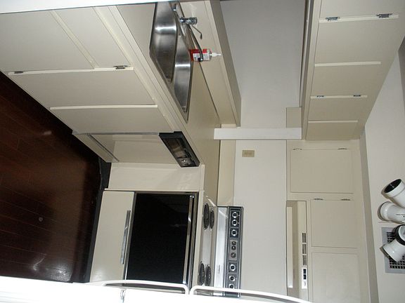 Kitchen (right)