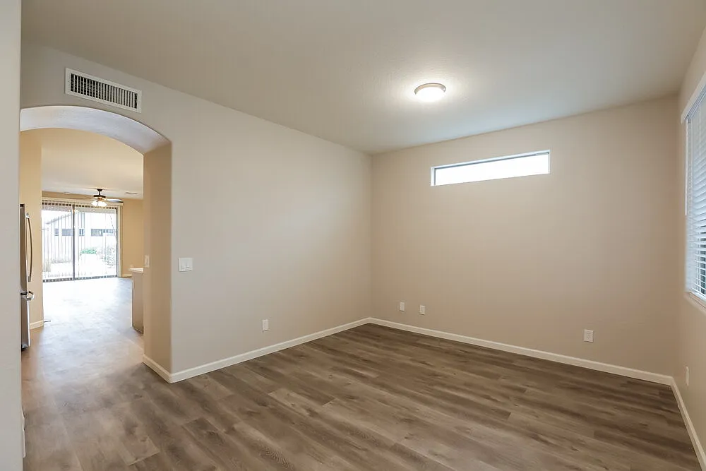 4 bed, 2.0 bath, 1708 sqft, $2,045 — Photo 4