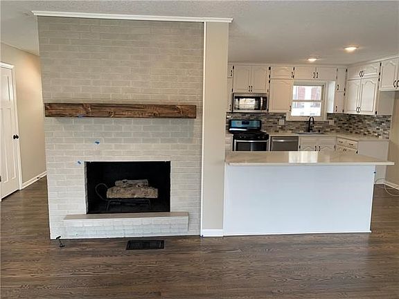 2nd image of 404 NE 62nd Pl