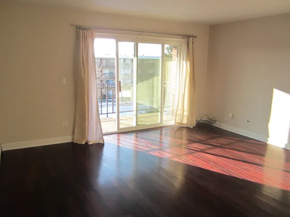 2230 S Goebbert Rd APT 438, Arlington Heights, IL 60005