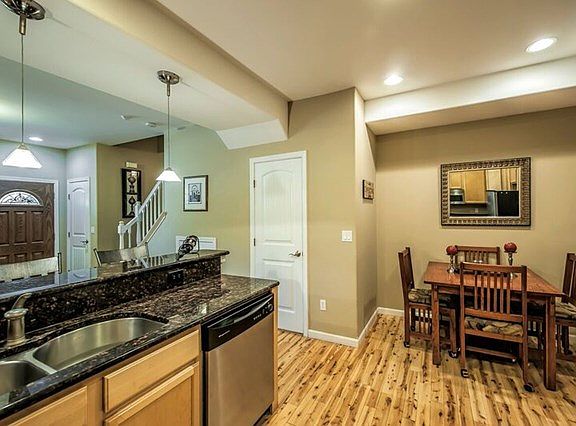 4th image of 27 Eagan St