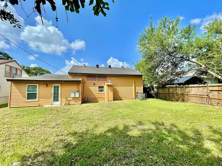 3830 Cosby St — Photo 17