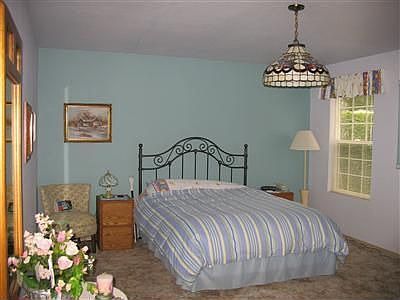 5th image of 5807 Grove St