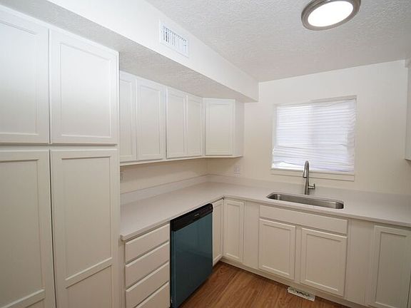 3rd image of 4451 S Dean Cir