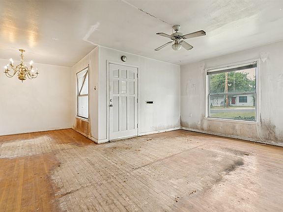 5th image of 1112 E Ann Arbor Ave