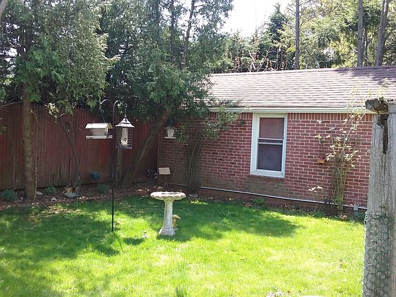 3rd image of 36 Sylvia Ln