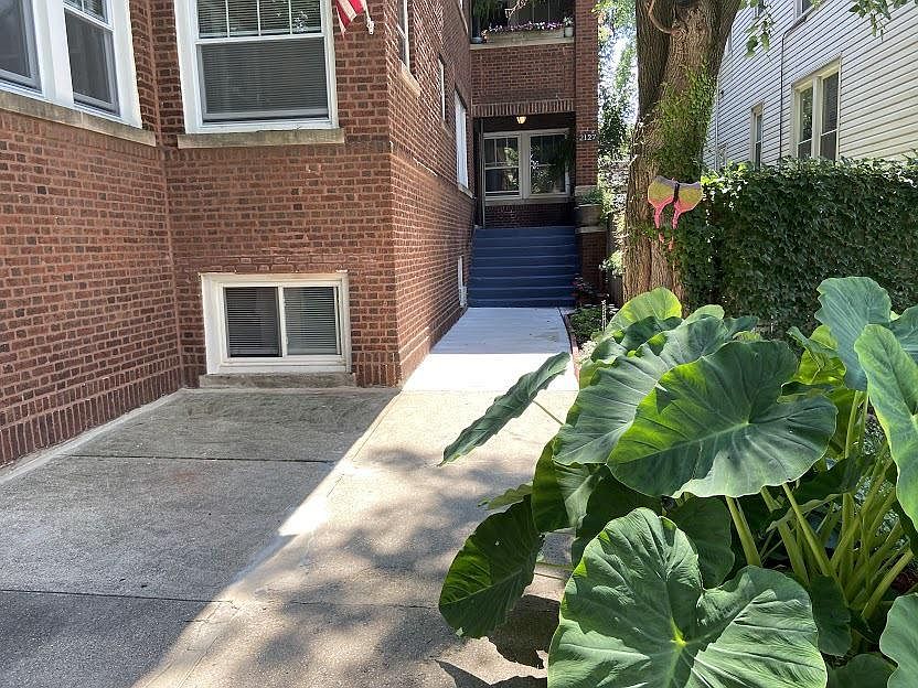 1st image of 2127 W Leland Ave APT 3F