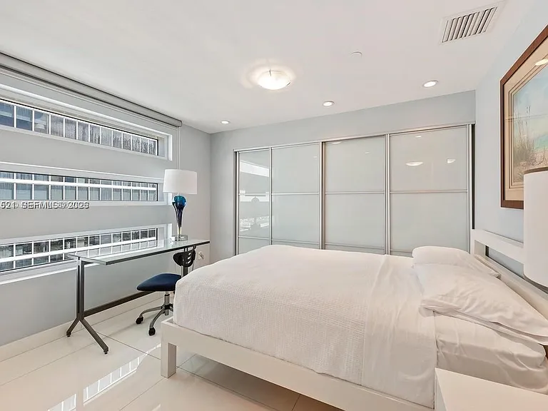 1040 Biscayne Blvd #4403 — Photo 11
