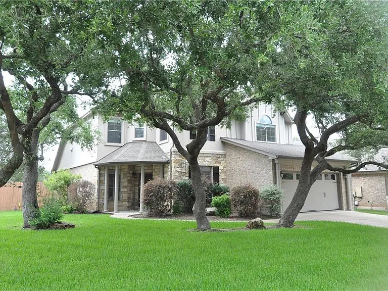 3323 Pine Needle Cir — Photo 1