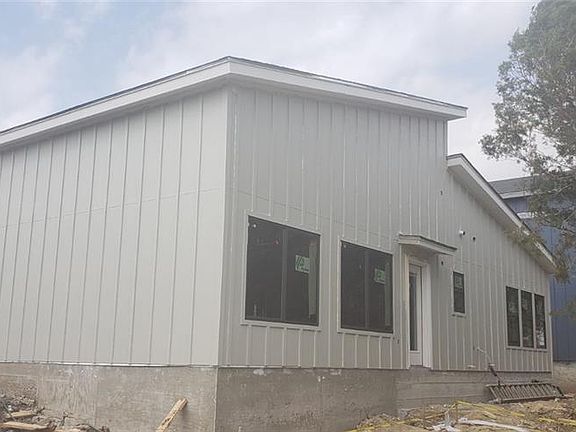 3rd image of 1249 Mountain View Dr