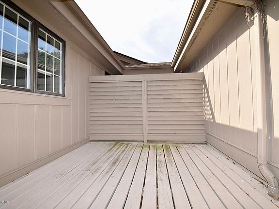 3rd image of 3521 Eagle Bluff Dr NE #110
