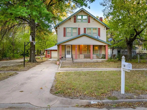 208 E 4th St, Peabody, KS 66866