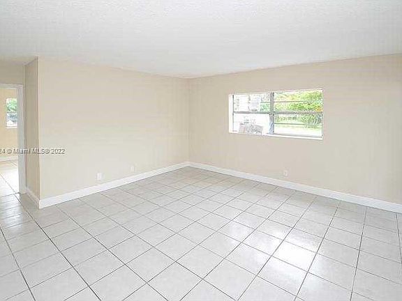 4th image of 626 SW 14th Ave APT 215