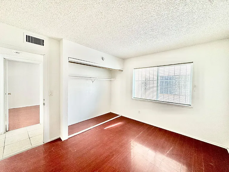 3427 E Cheyenne Ave #B — Photo 29