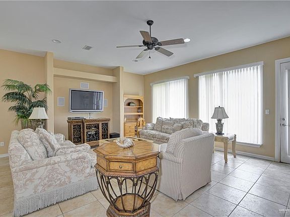 3rd image of 800 Sunset Dr APT B10