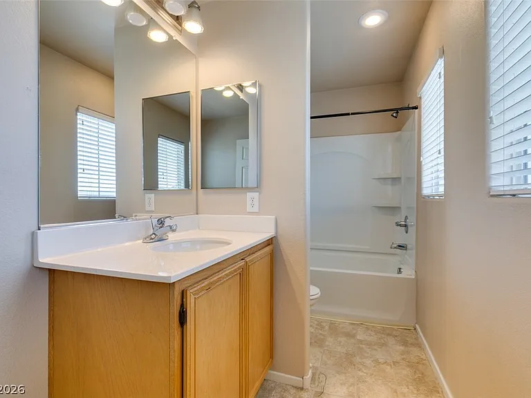 186 Gilliflower Ave #0 — Photo 31