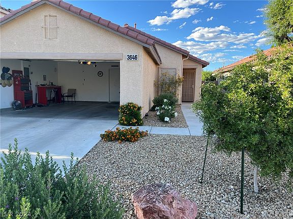 2nd image of 3646 Laguna Veneta Ave