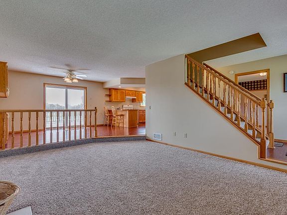 5th image of 2114 152nd Ln NE