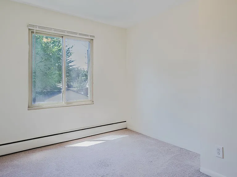 3508 Colfax Ave S — Photo 16