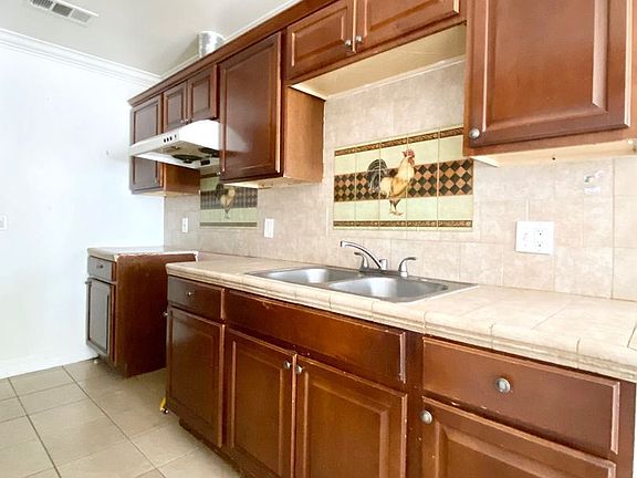 5th image of 836 N Angeleno Ave