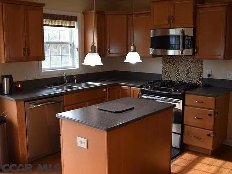 461 Hawknest Rd — Photo 9