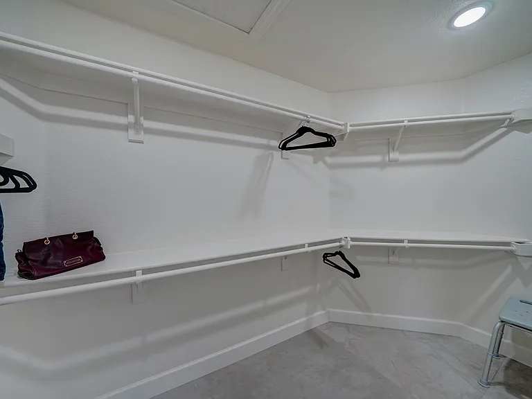 820 E Mountain Sage Dr — Photo 12