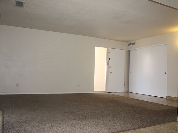 4th image of 1812 Girard Blvd NE #16