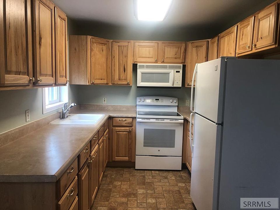 2nd image of 1001 N Lee Ave
