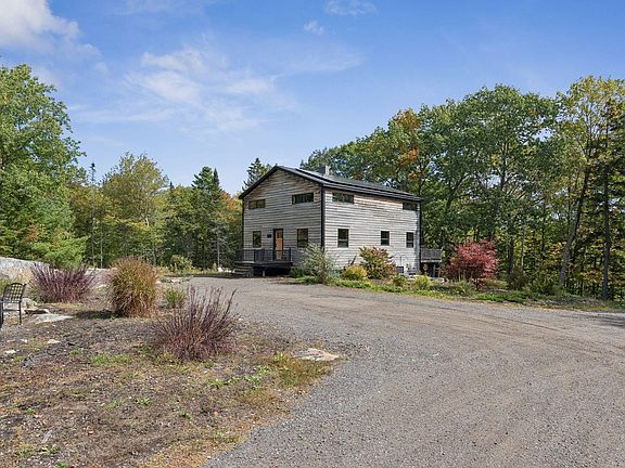 3rd image of 29 Punkin Hill Road