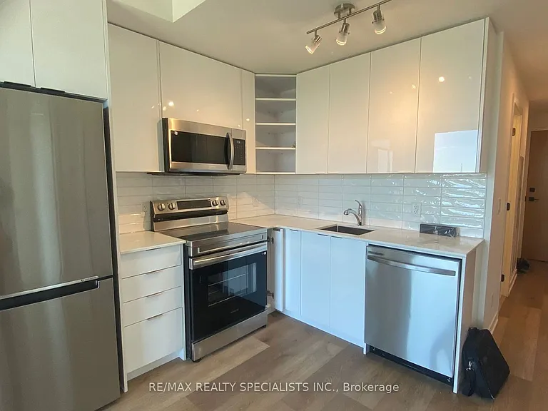 33 Erie Ave #1407 — Photo 3