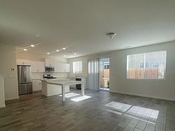 2nd image of 2015 Hammel Ln