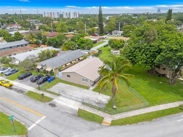 5829 Taylor St, Hollywood, FL 33021