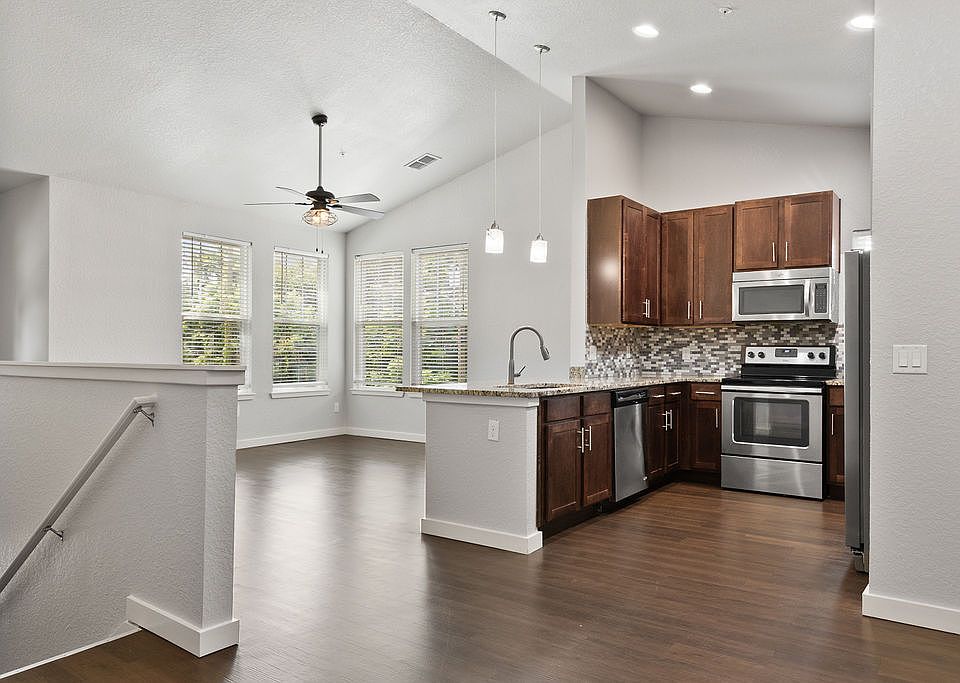 1st image of 325 N Florida Ave #16336022