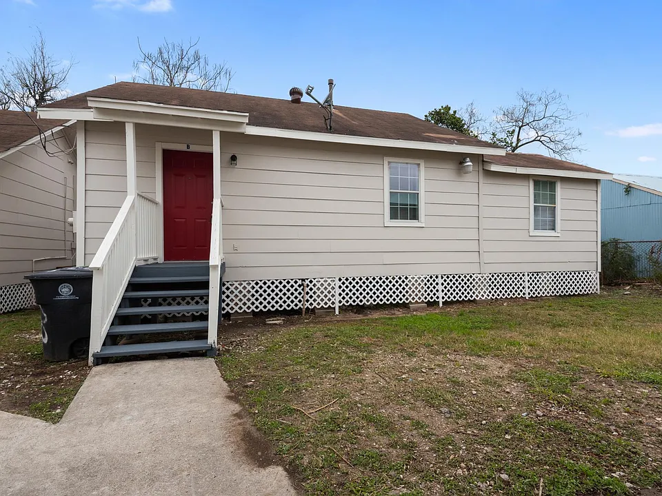 7307 Avenue H #B