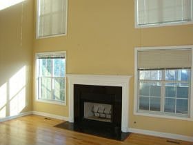 4th image of 747 Riverlanding Dr