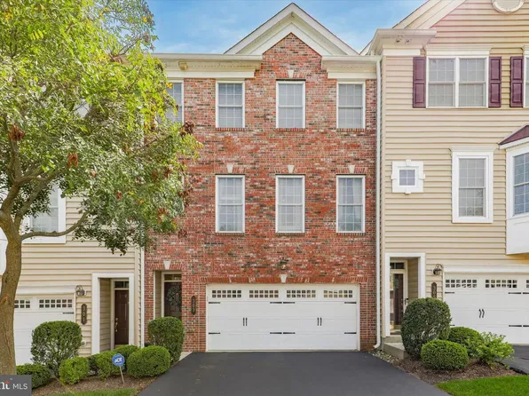 303 Ebony Ct, Ambler, PA 19002