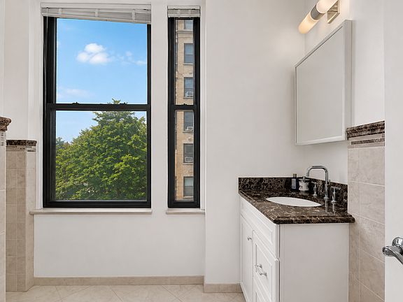 5th image of 244 Riverside Dr APT 3B