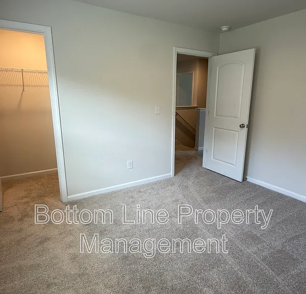 1035 Pepper Ln — Photo 15