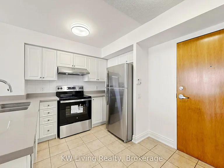 9017 Leslie St #903 — Photo 6
