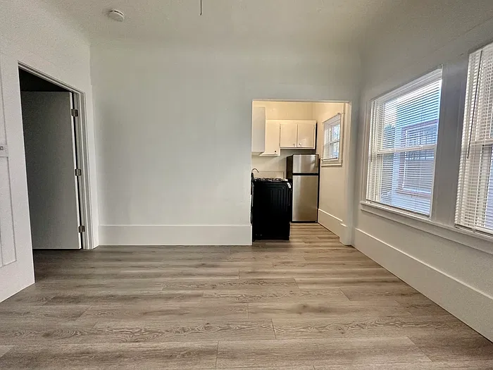 1 bed, 1.0 bath, $1,195 — Photo 4