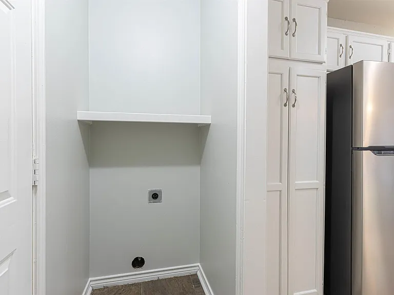 5605 Calais Dr — Photo 12