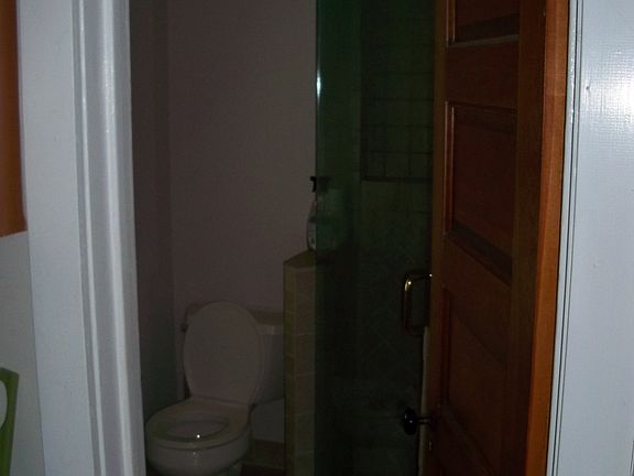 4th image of 1037 Greenview Ave