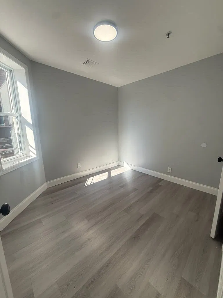 4 bed, 800 sqft, $2,295 — Photo 3