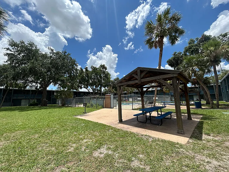 Cinnamon Cove — Photo 10