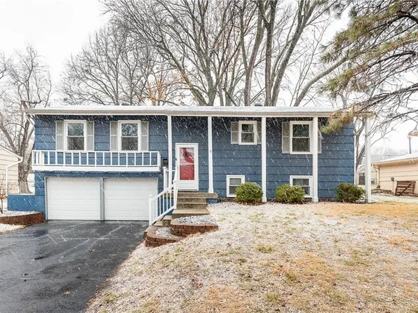 7310 Melrose Ln, Shawnee, KS 66203