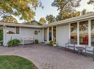 2561 Overlook Dr, Walnut Creek, CA 94597
