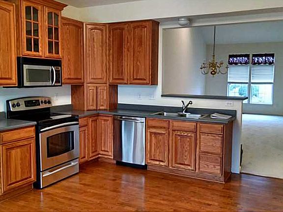 3rd image of 303 Birkdale Dr