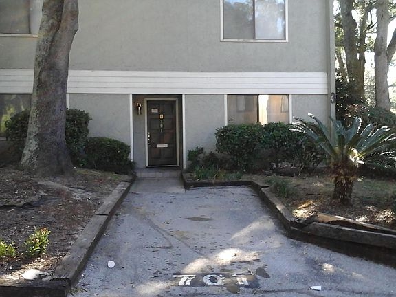 3rd image of 701 Oaks Manor Ct #O5-2